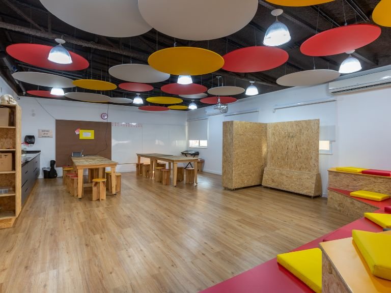 Sala maker: o que é, quando criar e o que não pode faltar no seu projeto.